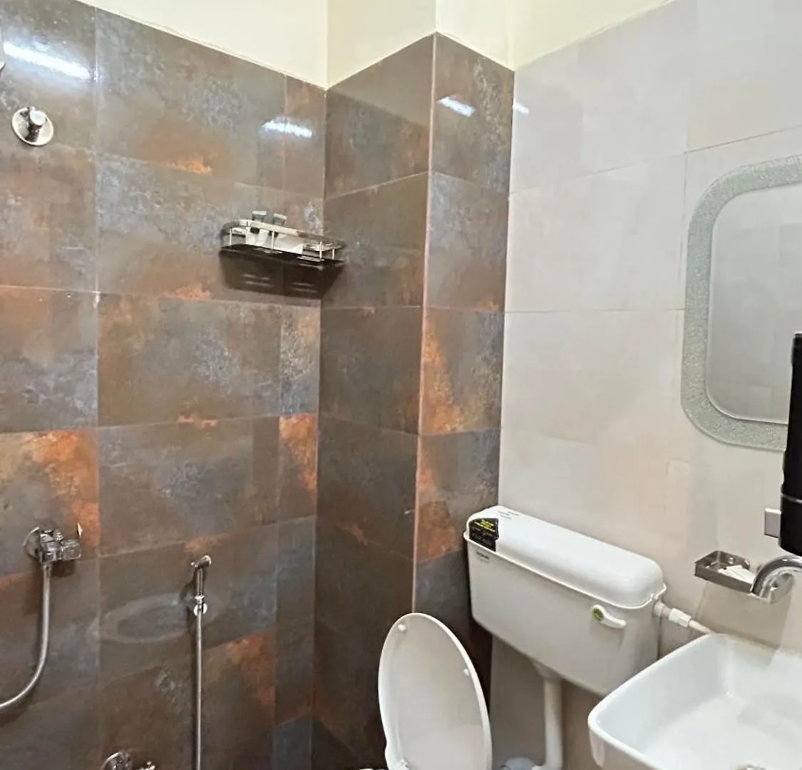 Himaksh Homestay Varanasi Lägenhet