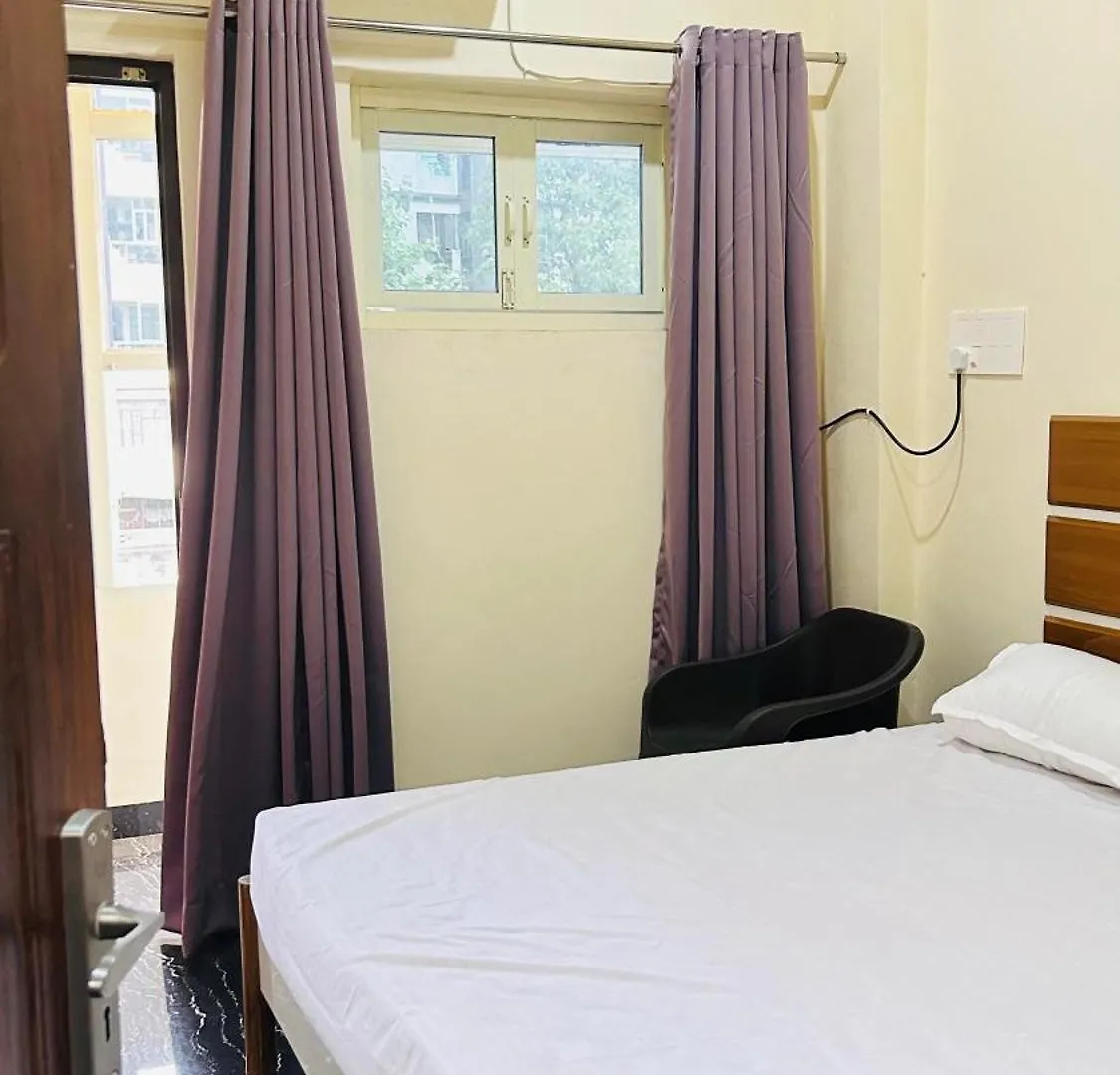Himaksh Homestay Varanasi Lägenhet