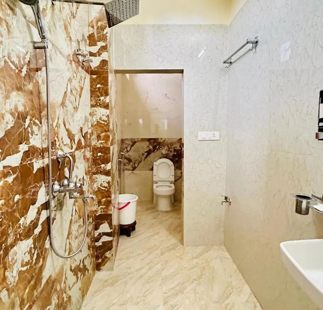 Himaksh Homestay Varanasi 0*,