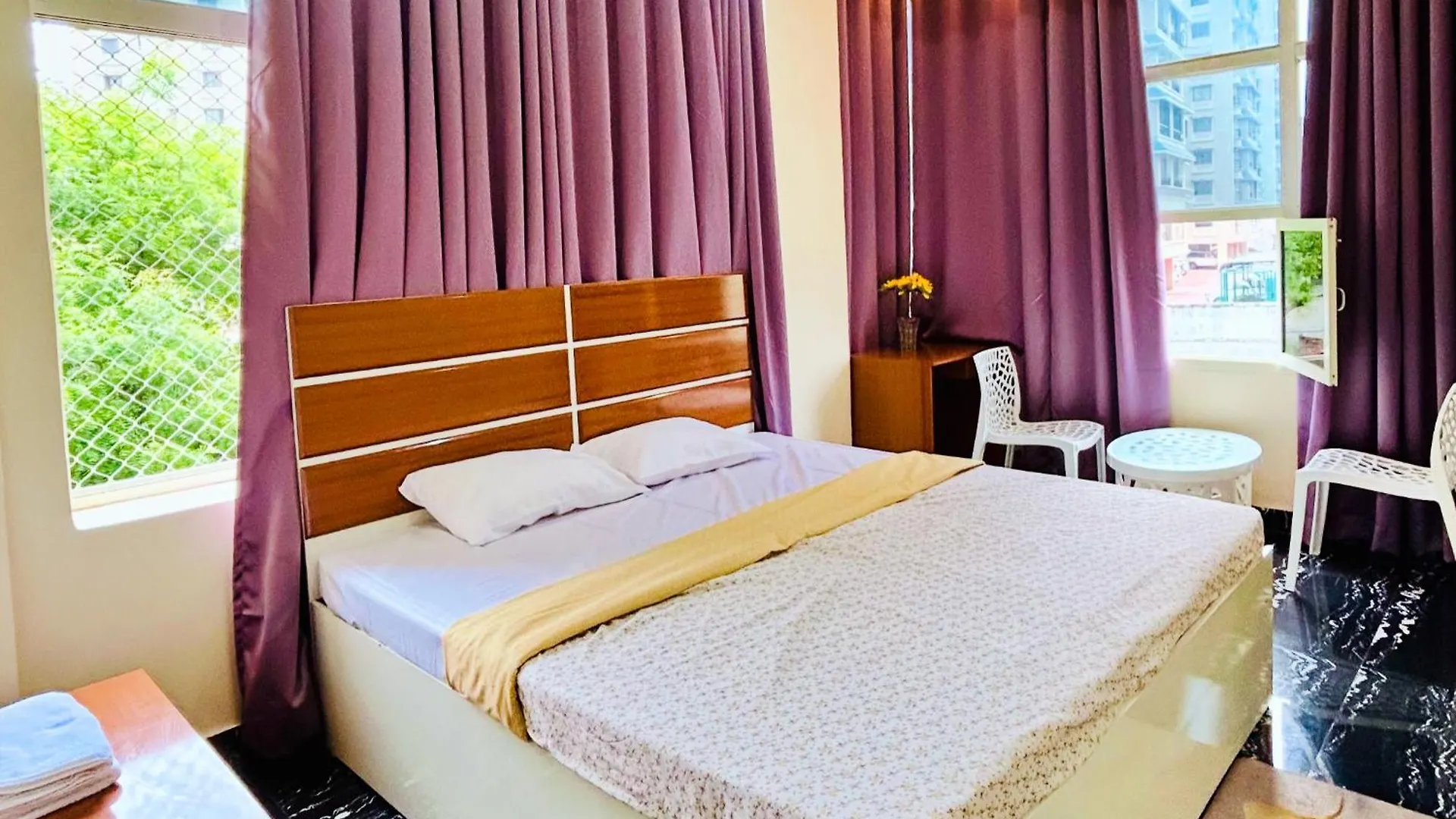 Lägenhet Himaksh Homestay Varanasi Indien
